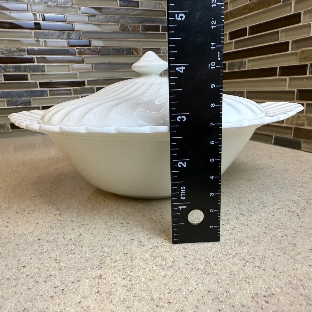 Johnson Bros Snowhite Regency Ironstone Covered Vegetable Tureen White England‎